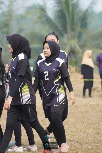 RT01 RW09 VS RT02 RW10 18