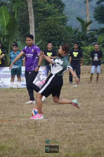 RT01 RW09 VS RT02 RW10 24