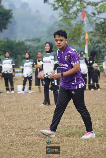 RT01 RW09 VS RT02 RW10 35