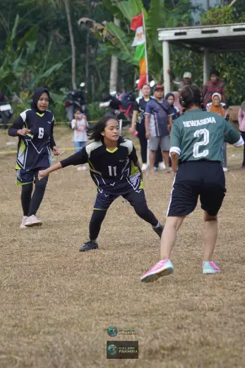 RT01 RW09 VS RT02 RW10 38