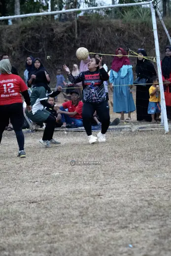 RT04 RW10 VS RT04 RW09 196