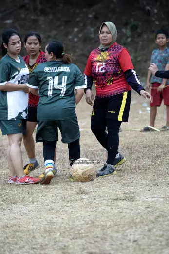 RT04 RW10 VS RT04 RW09 222