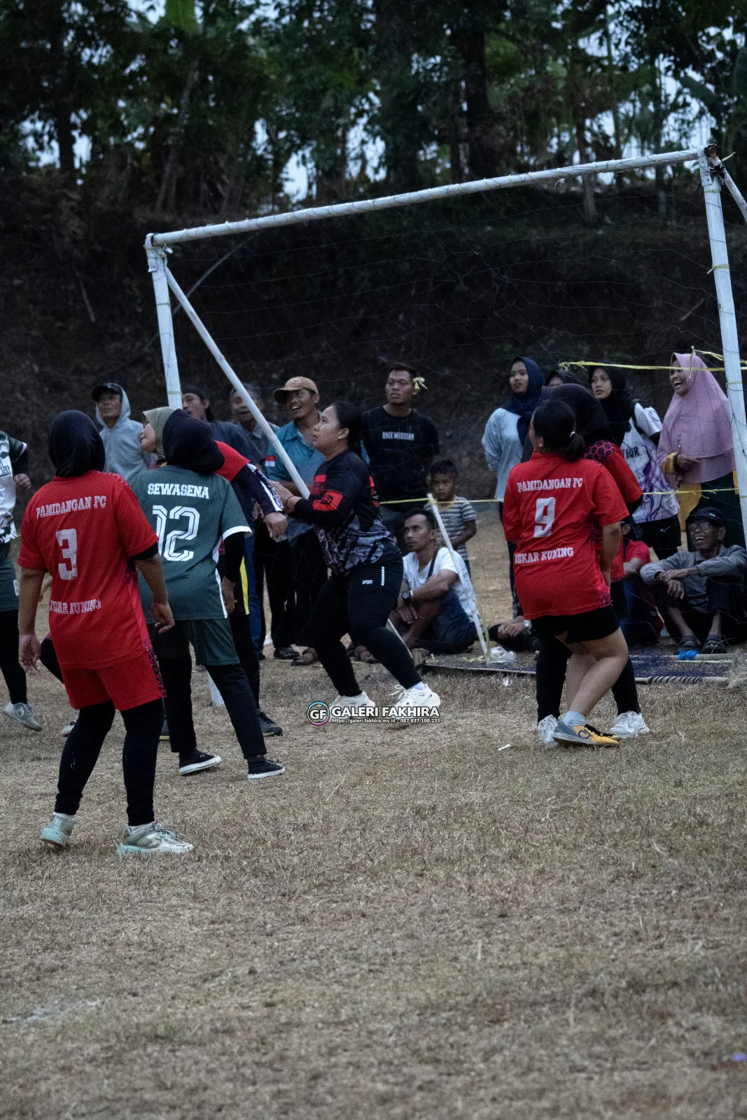RT04 RW10 VS RT04 RW09 242