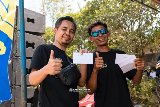 230826 28