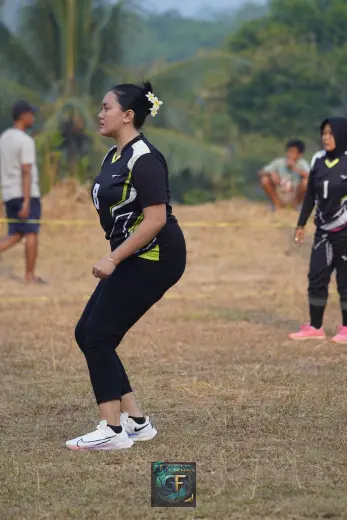 RT01 RW09 VS RT02 RW10 180