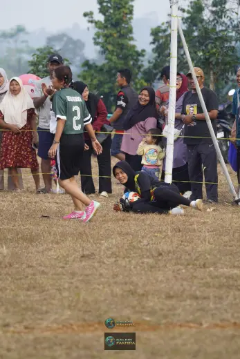 RT01 RW09 VS RT02 RW10 210